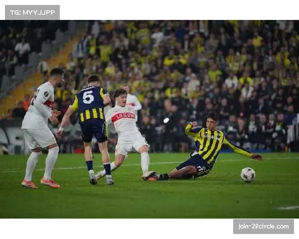 奥林匹亚科斯不敌费内巴切 彼得鲁瑟夫稳定发挥难救主